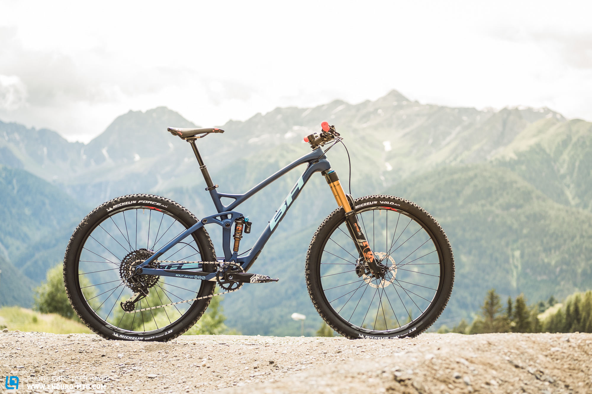 Celoodpru&zcaron;en&eacute; enduro kolo BH v hor&aacute;ch